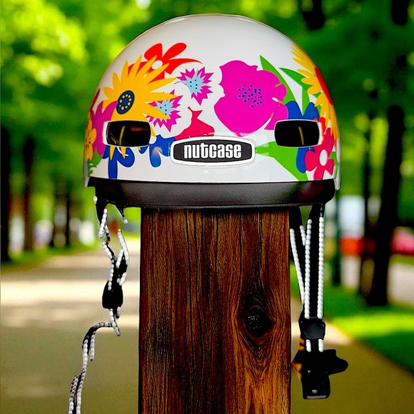 NUTCASE Other - Like New! NUTCASE “Little Nutty” Bike & Skateboard Helmet MIPS Youth Small